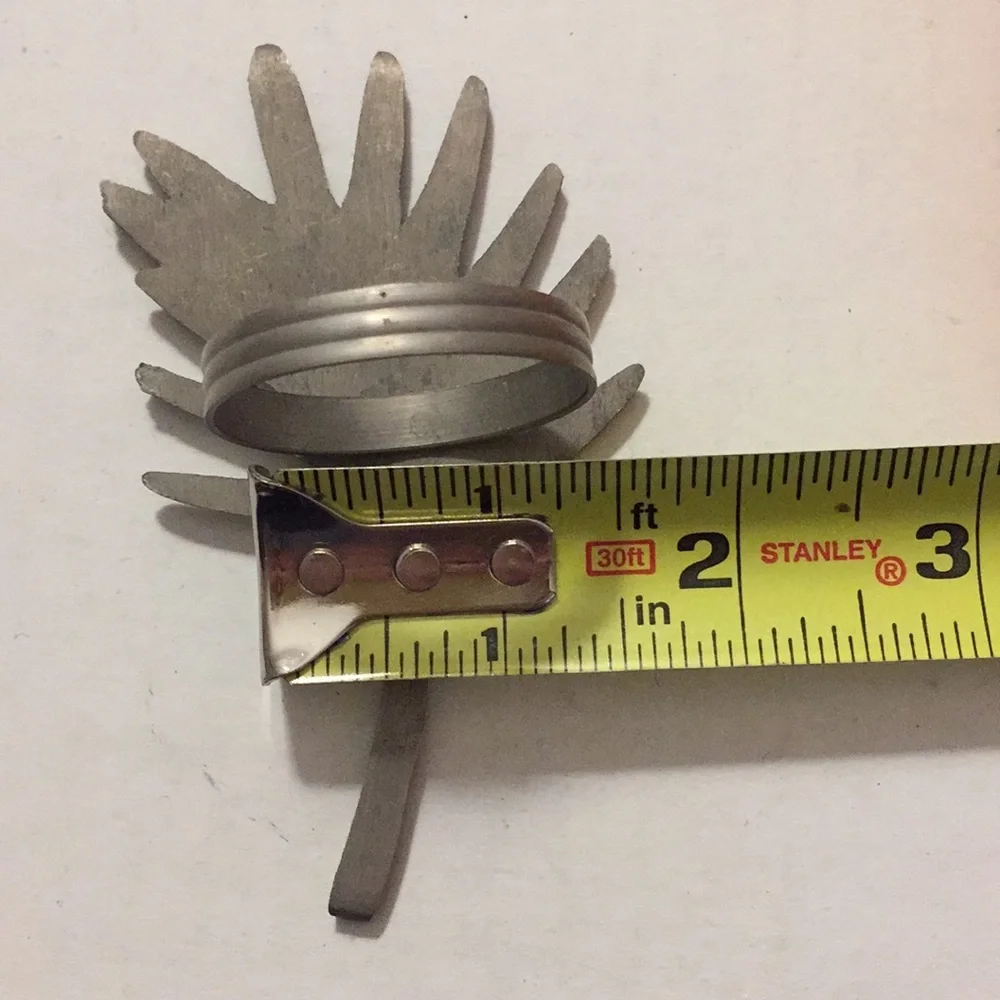 SUR LA TABLE Palm leaf napkin rings 4” long pewter metal silver-tone-Set of 4